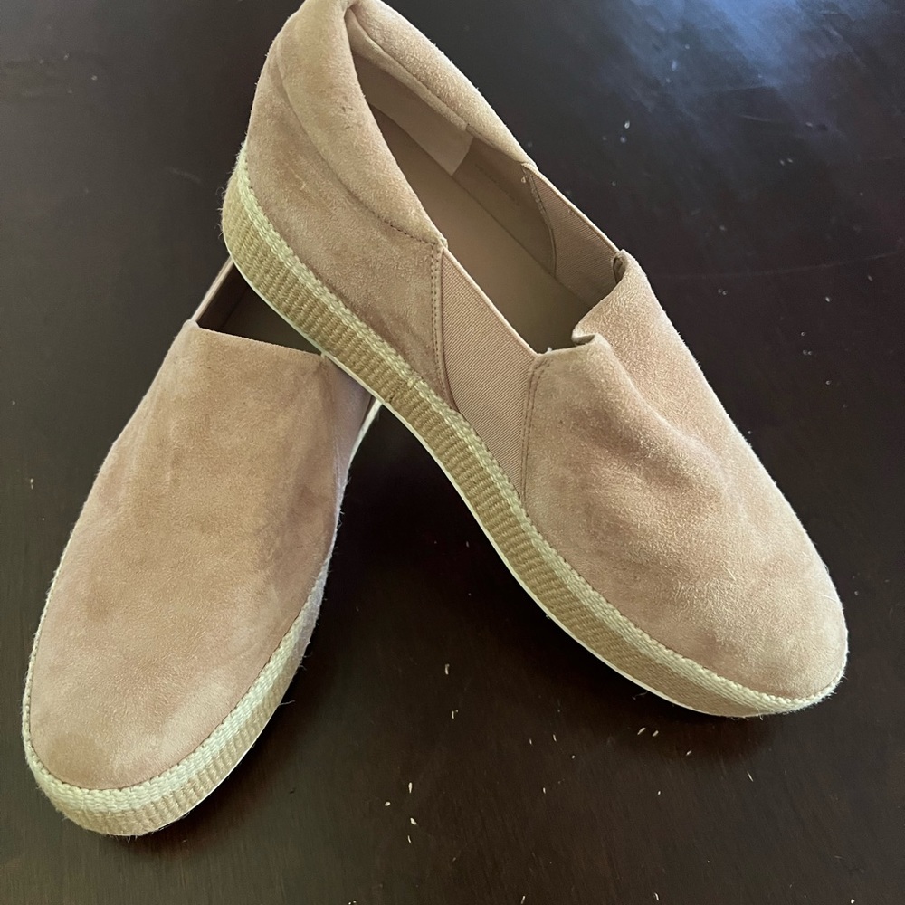 Vince 9.5 brand new